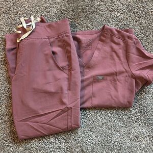 Fig Scrubs Set in Mauve